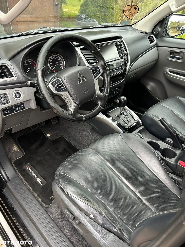 Mitsubishi L200 2.4 d DC Instyle Premiere Edition - 6