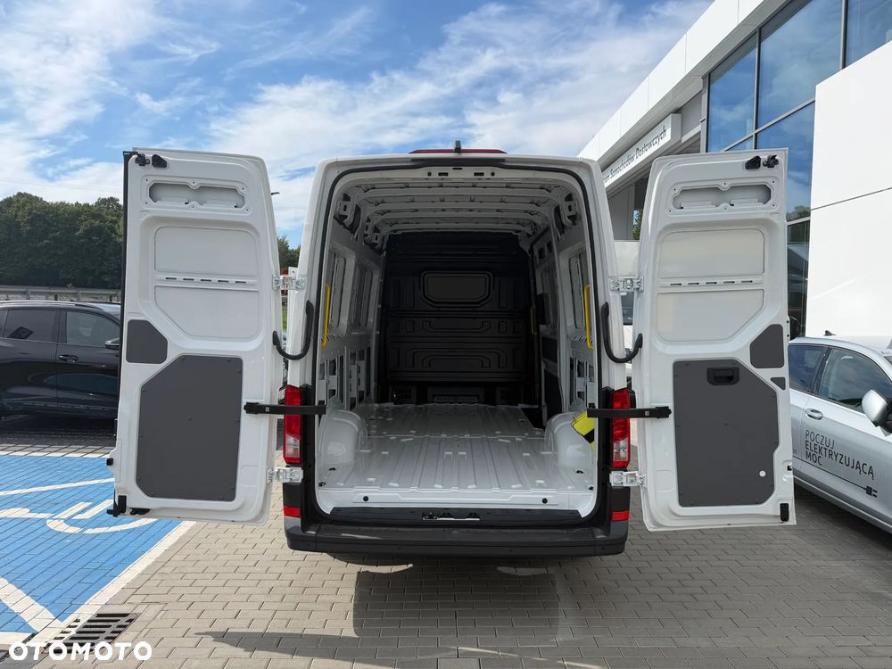 Volkswagen Crafter - 13