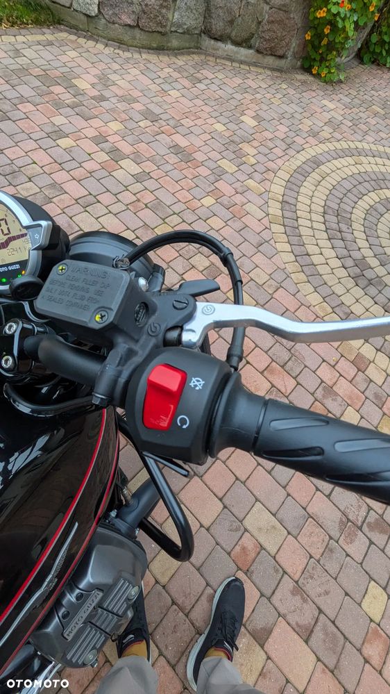 Moto Guzzi V7 - 20