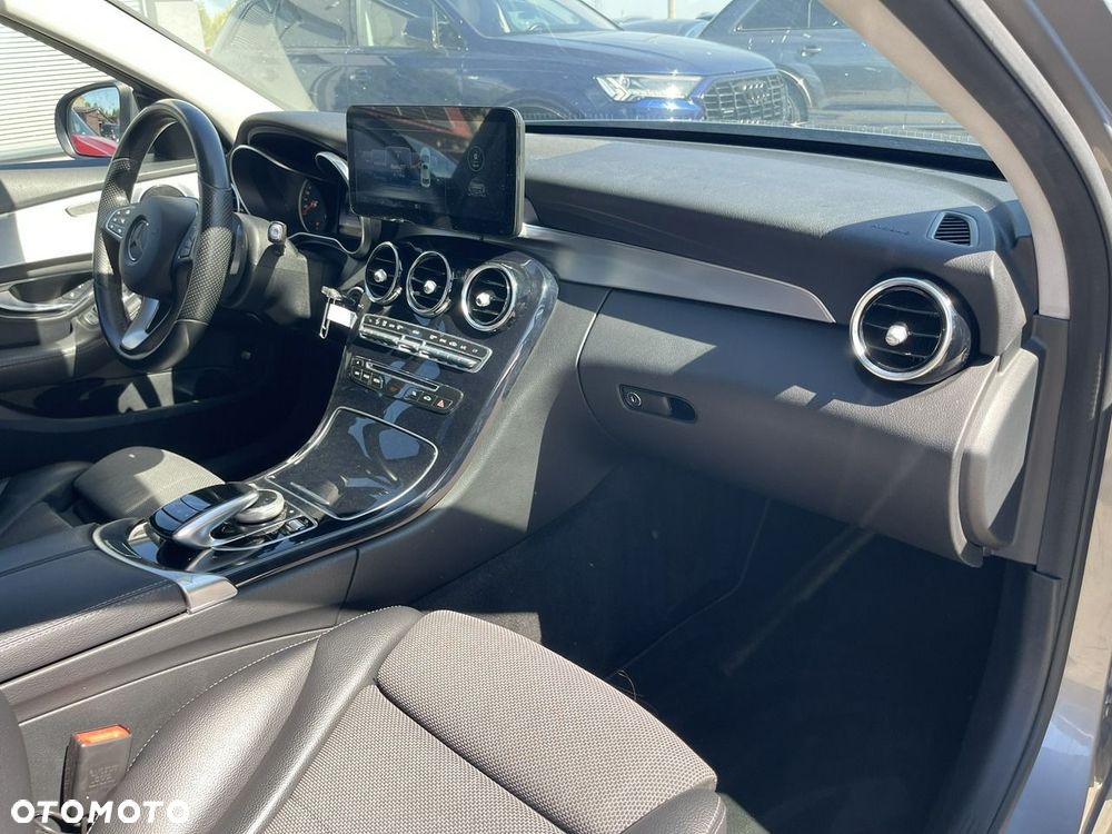 Mercedes-Benz Klasa C 220 d 4Matic 9G-TRONIC AMG Line - 13