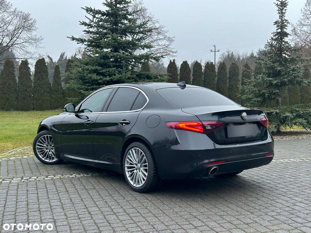 Alfa Romeo Giulia - 11
