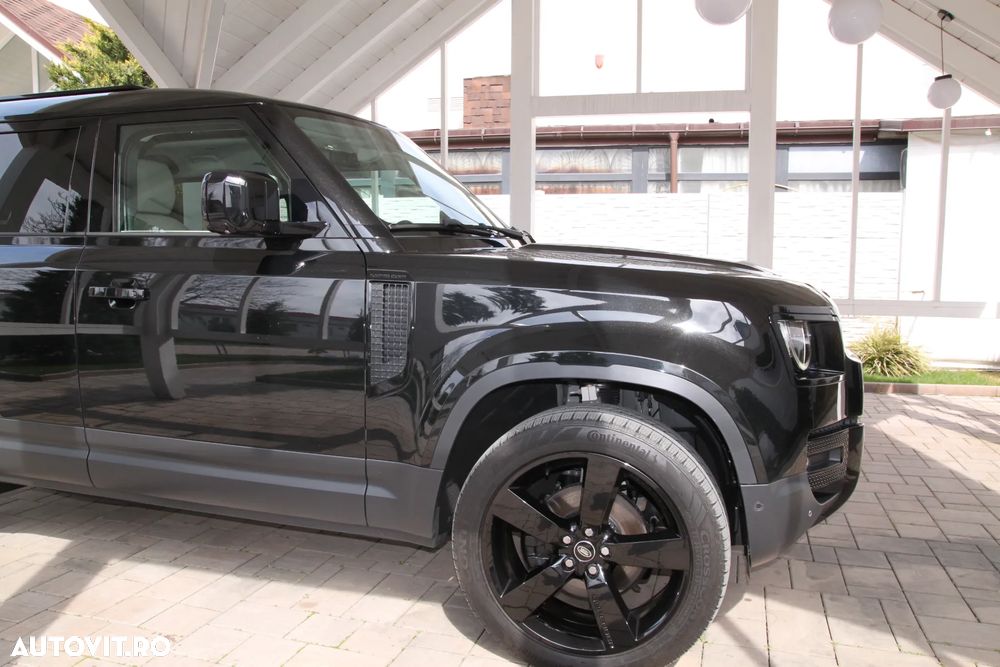 Land Rover Defender 110 3.0D 250 MHEV Hard Top X-Dynamic SE - 12