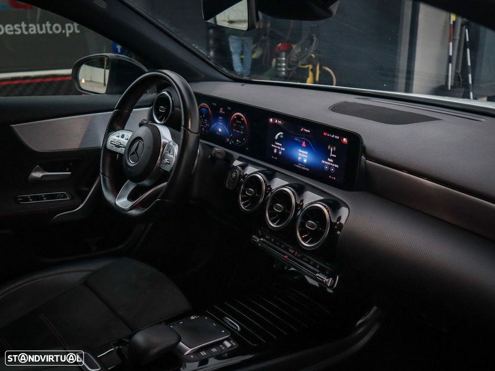 Mercedes-Benz A 250 e AMG Line - 23