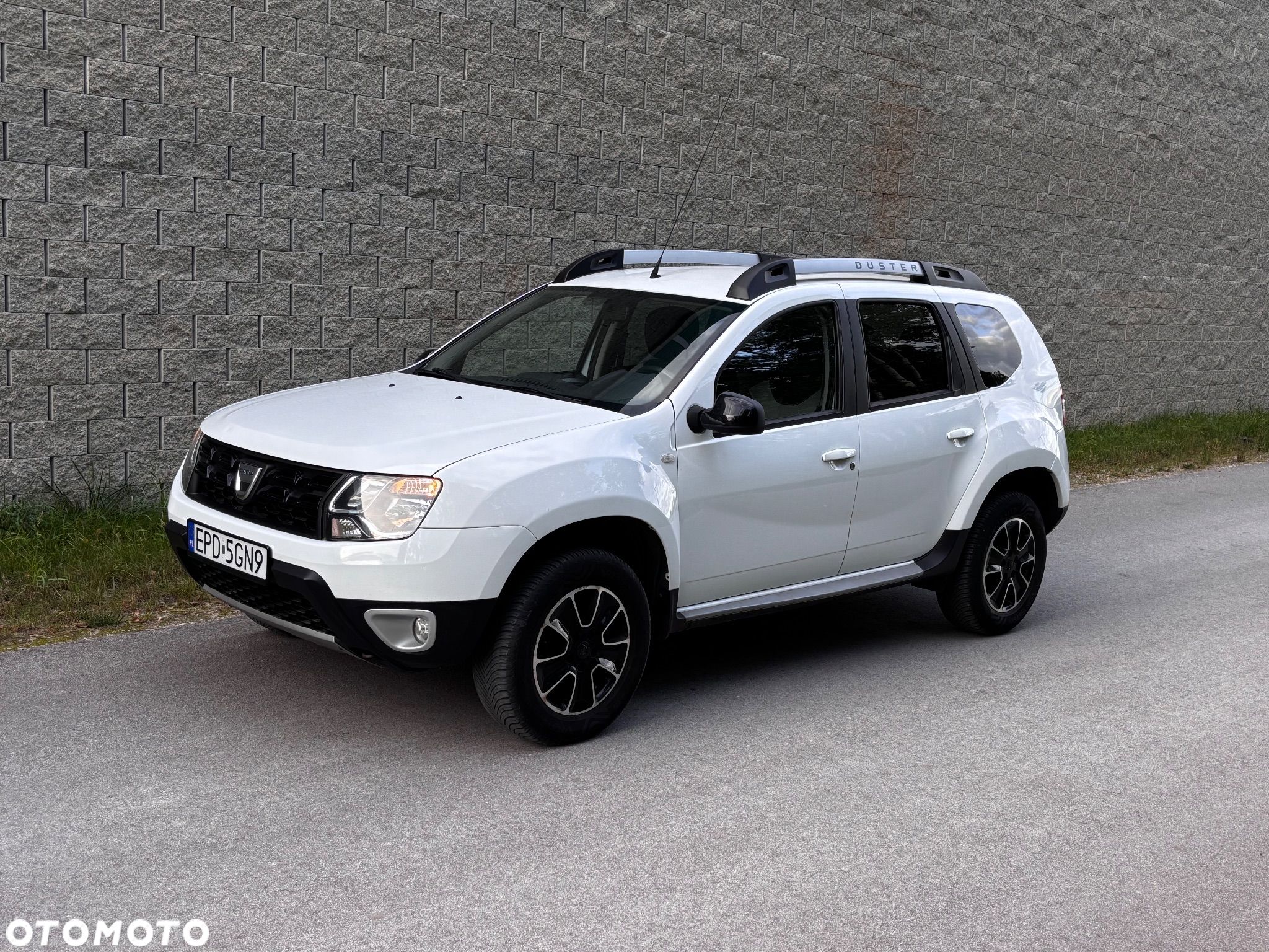Dacia Duster 1.6 SCe Blackshadow S&S - 1