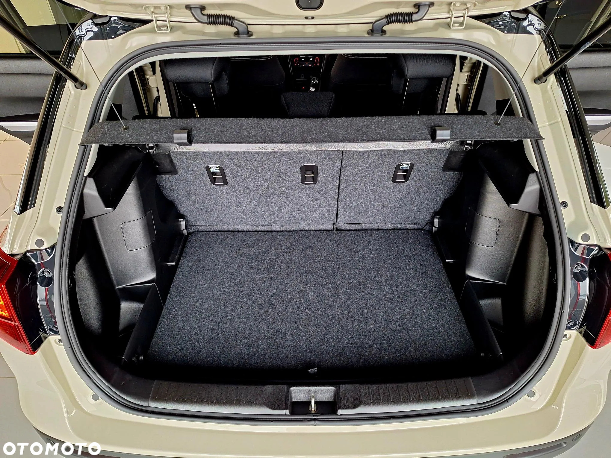 Suzuki Vitara 1.4 Boosterjet mHEV Premium Plus 4WD - 31