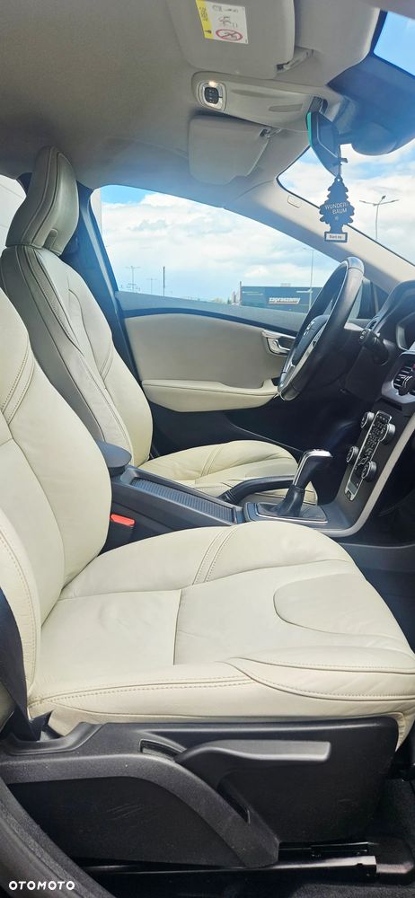 Volvo V40 T2 Summum - 9
