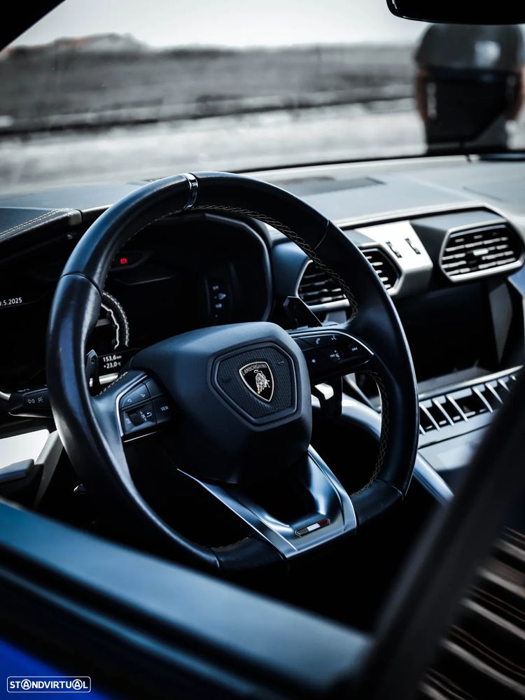 Lamborghini Urus 4.0 V8 - 12