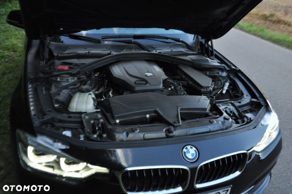BMW Seria 3 318d Sport Line - 22