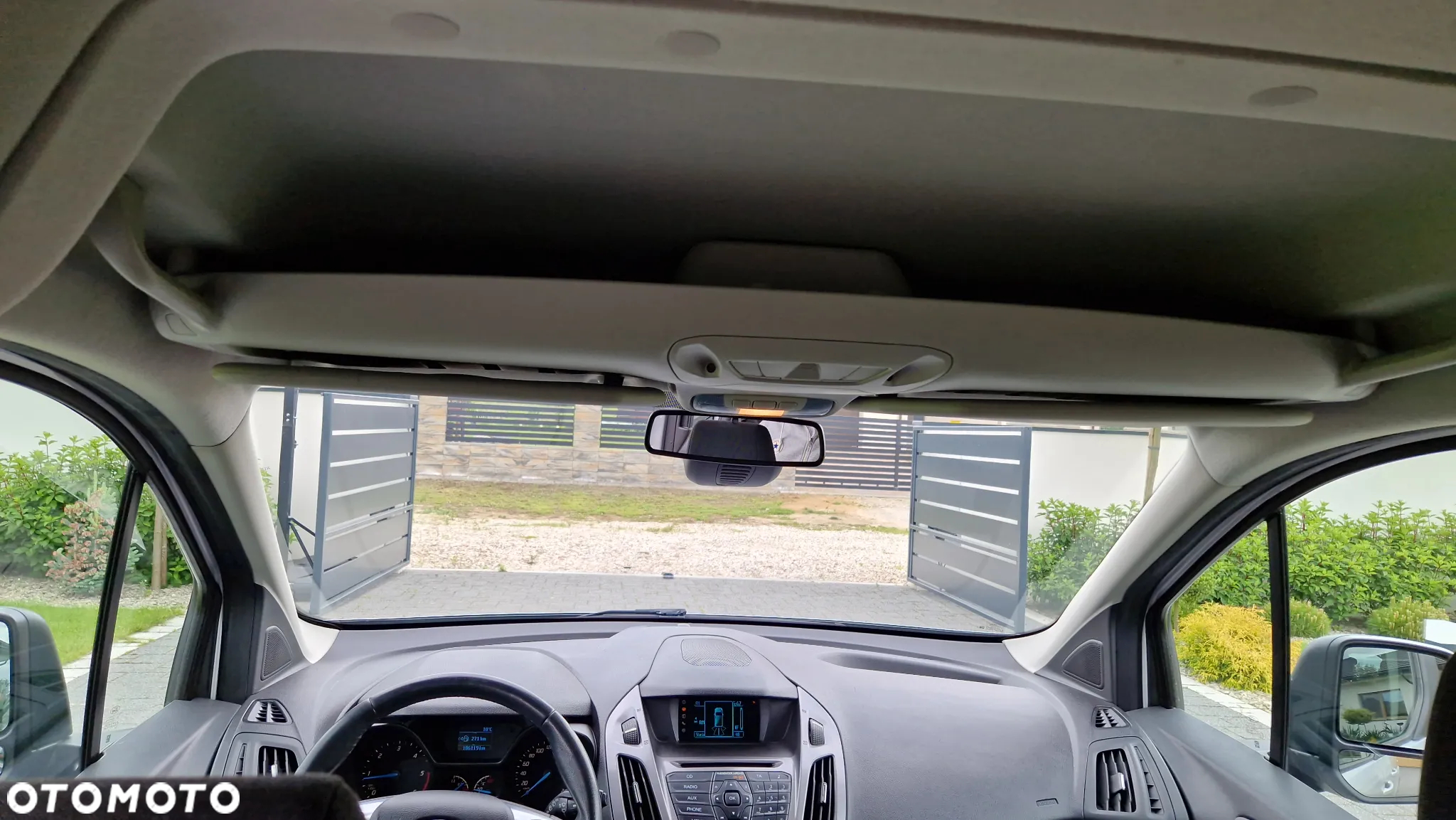 Ford Tourneo Connect Grand - 22