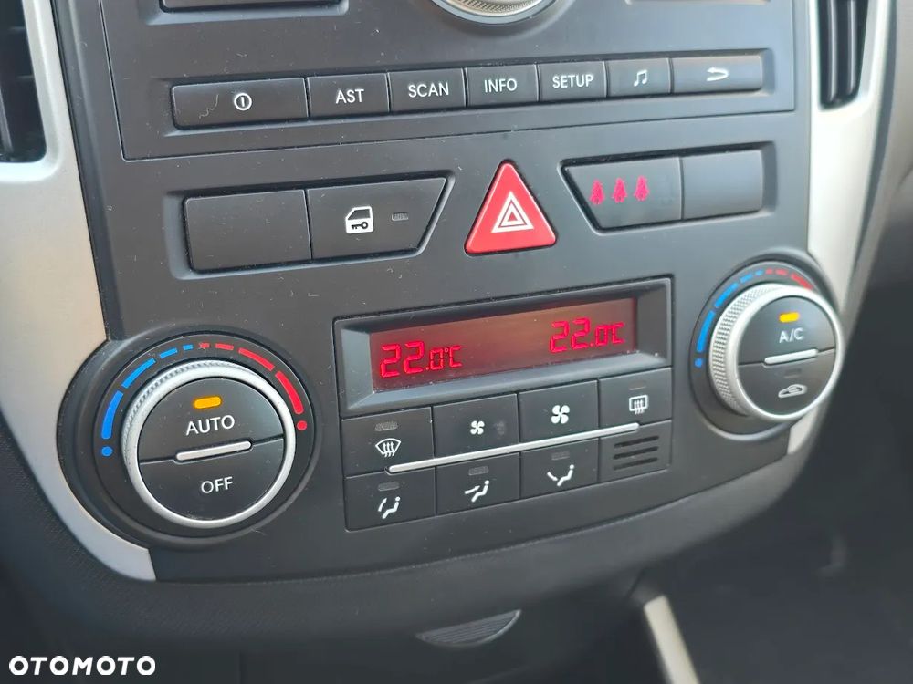 Kia Ceed 1.6 CRDi Spirit - 13