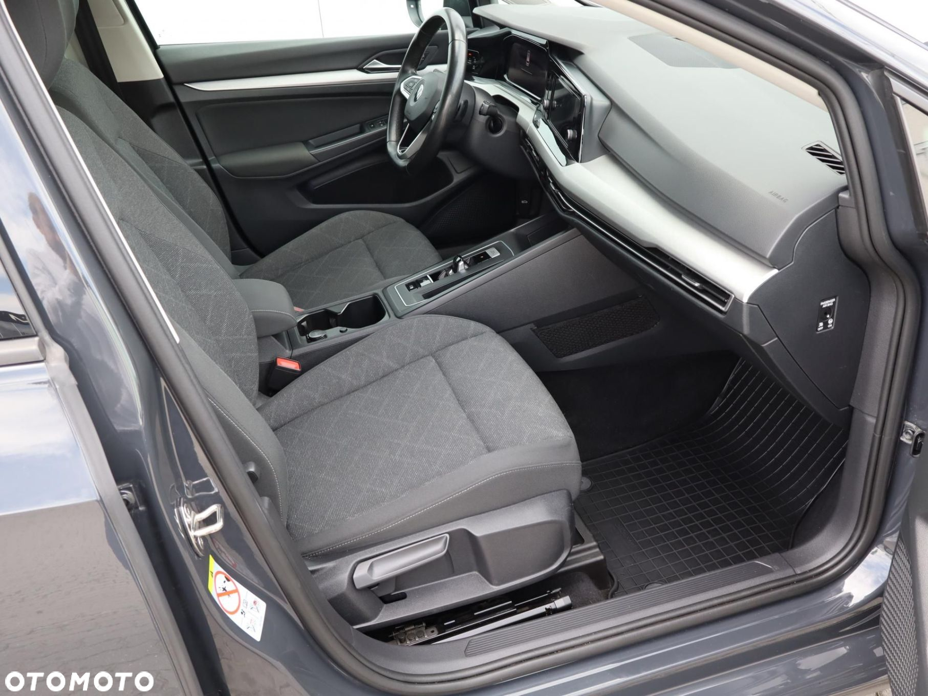 Volkswagen Golf - 6