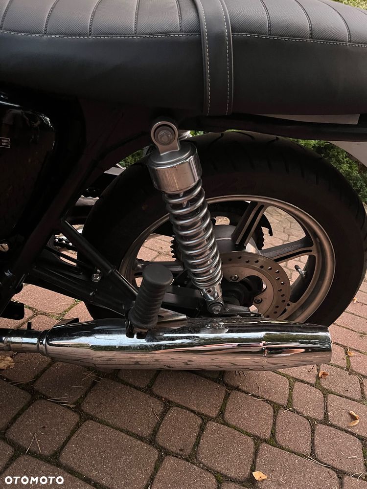 Triumph Bonneville - 13