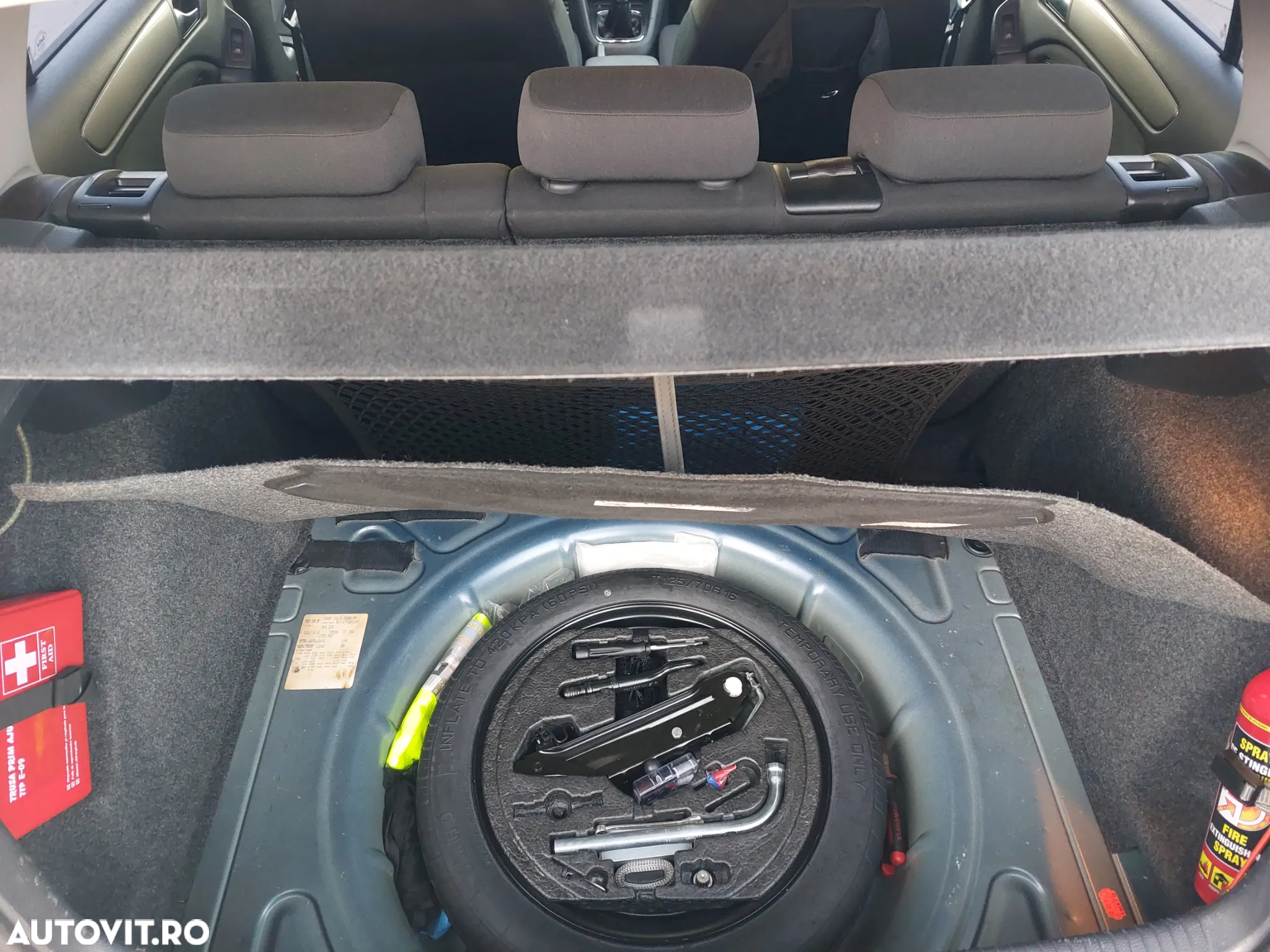Volkswagen Golf 1.6 TDI DPF Highline - 11