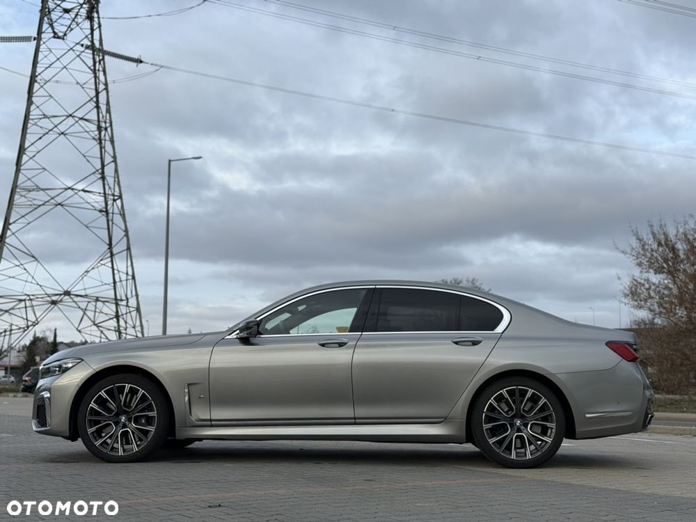 BMW Seria 7 750i xDrive sport - 11