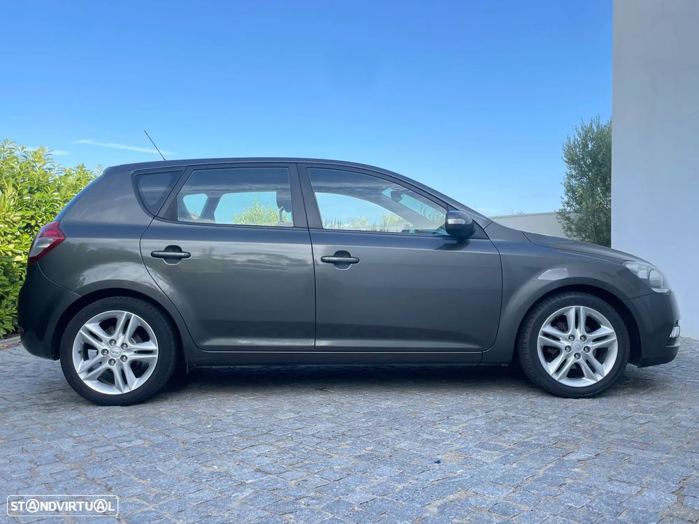 Kia Ceed 1.6 CRDi EX Eco - 10