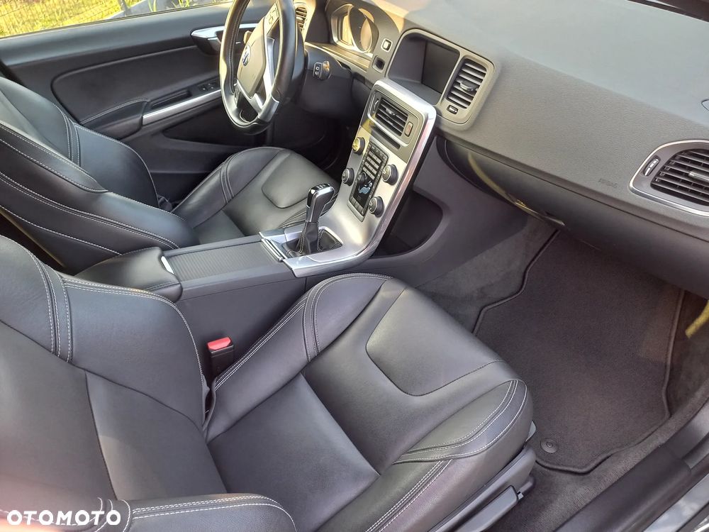 Volvo V60 D2 Drive-E Dynamic Edition (Kinetic) - 23