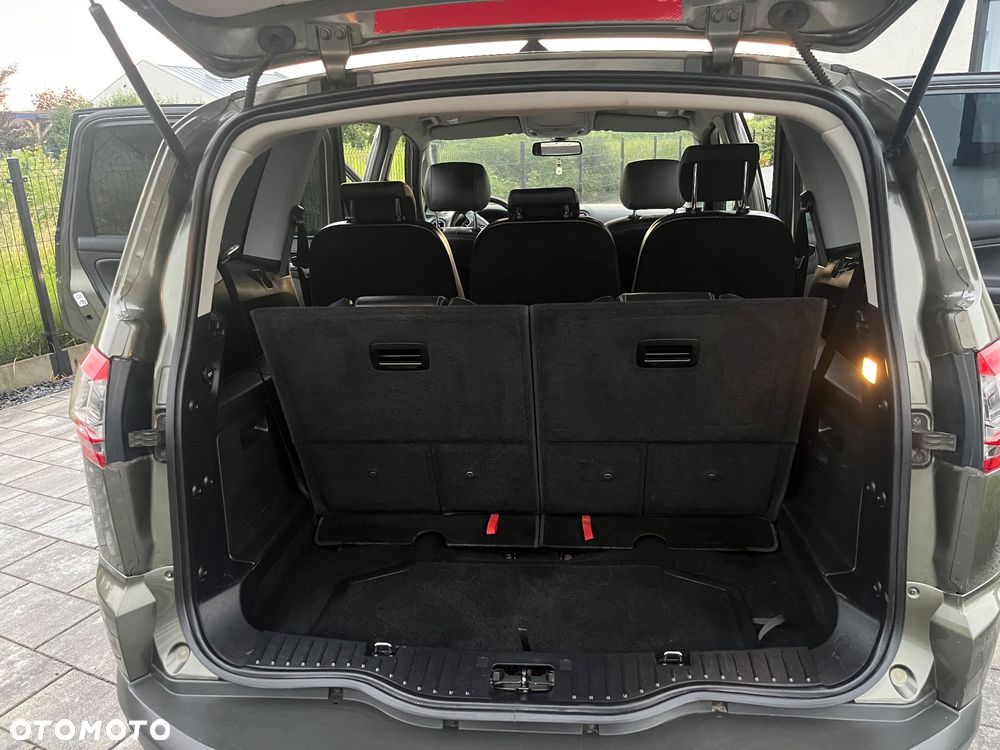 Ford S-Max - 16