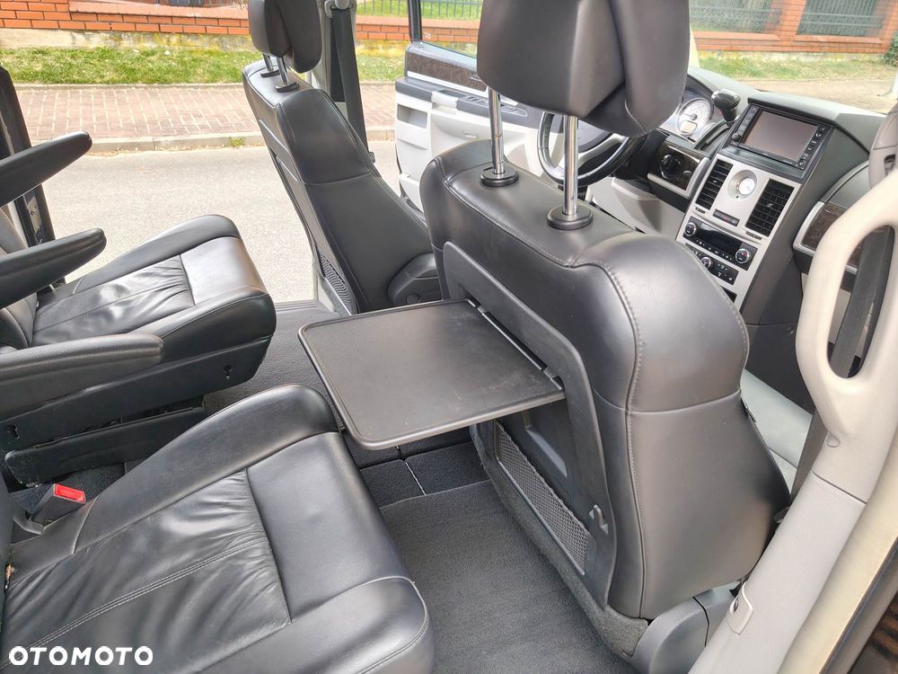 Chrysler Grand Voyager - 34