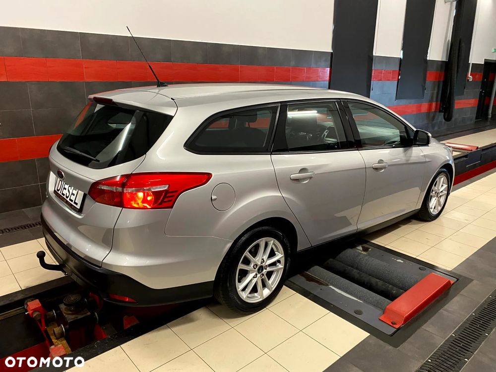 Ford Focus 1.6 TDCi DPF Titanium - 11