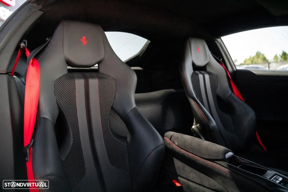 Ferrari 812 Superfast 6.5 V12 - 19
