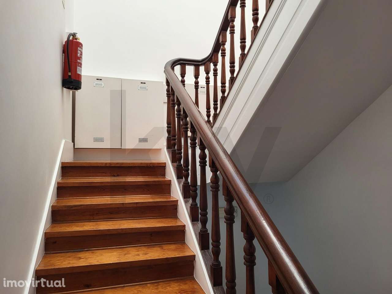 Espaçoso T2 reabilitado junto à Alameda D. Afonso Henriques, com eleva - Grande imagem: 4/31