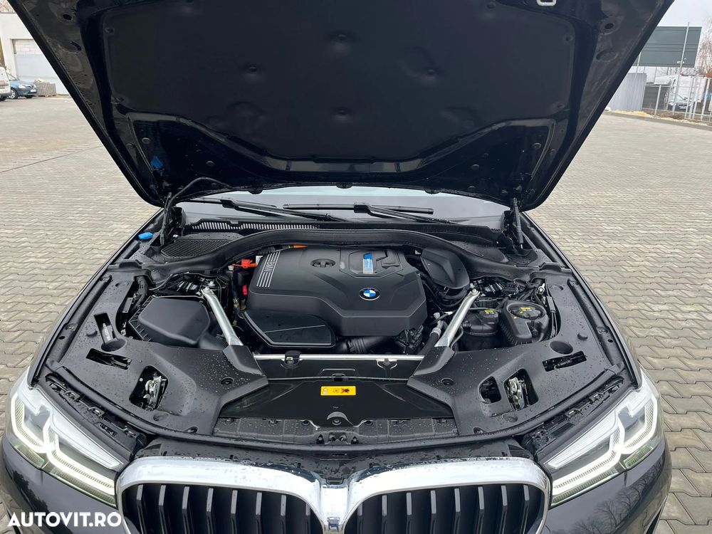 BMW Seria 5 530e Aut. - 13