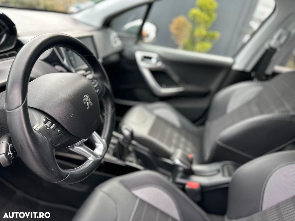 Peugeot 2008 - 12