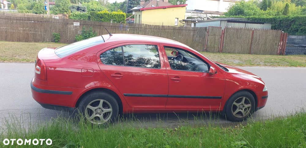 Skoda Octavia 1.6 Ambiente - 8