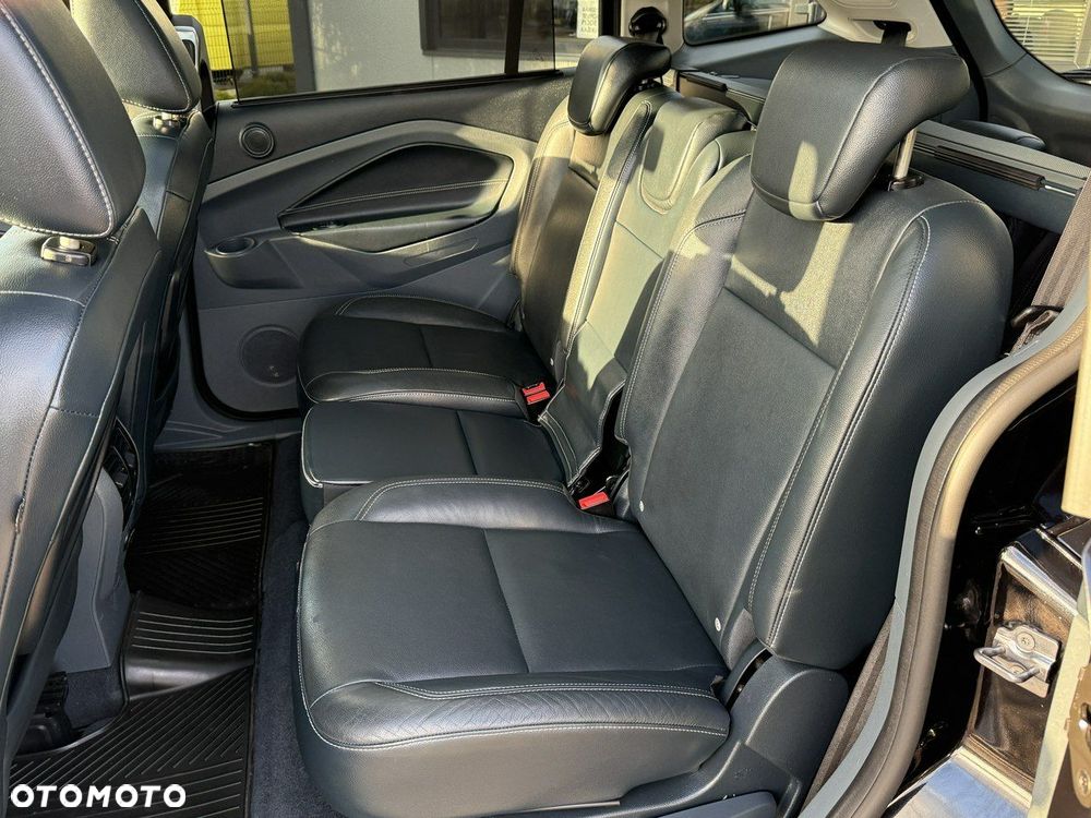 Ford Grand C-MAX - 26