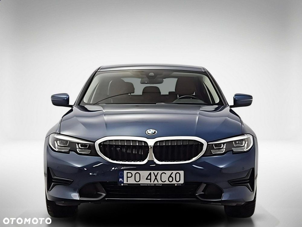 BMW Seria 3 320i xDrive Sport Line - 8
