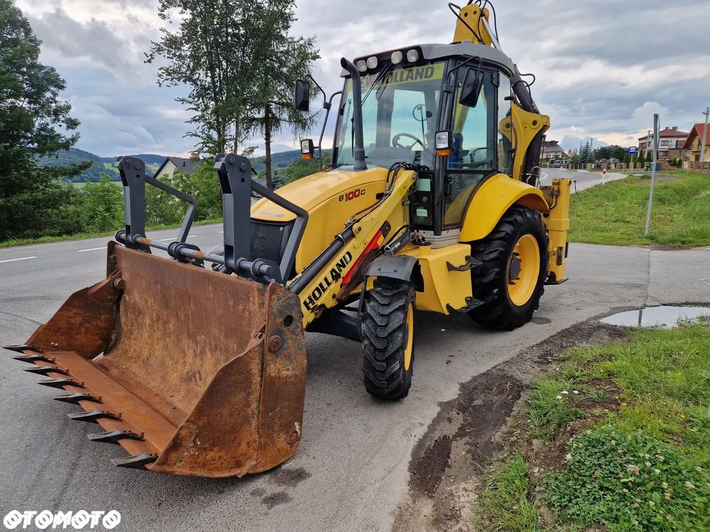 New Holland B100C - 4