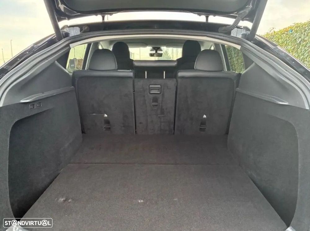 Tesla Model Y Performance Dual Motor AWD - 14