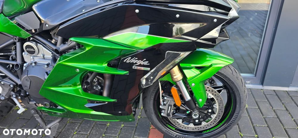 Kawasaki H2 - 10