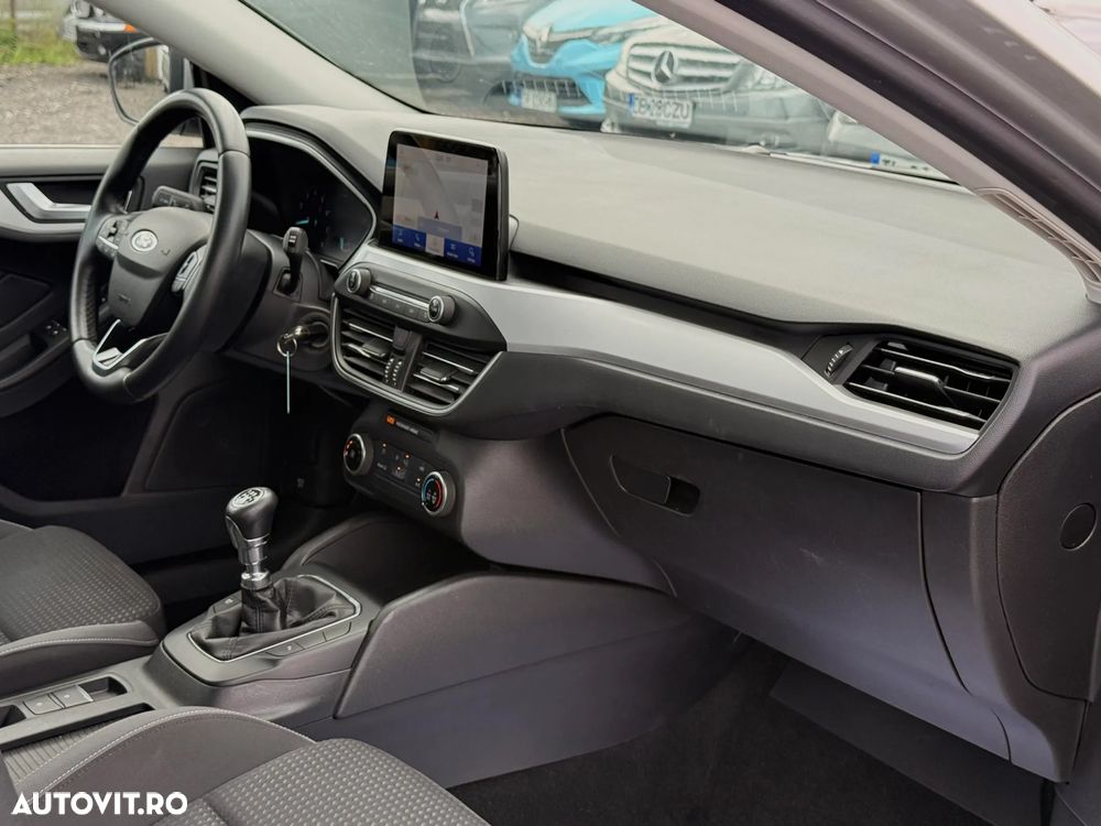 Ford Focus 1.0 EcoBoost Active Business - 12
