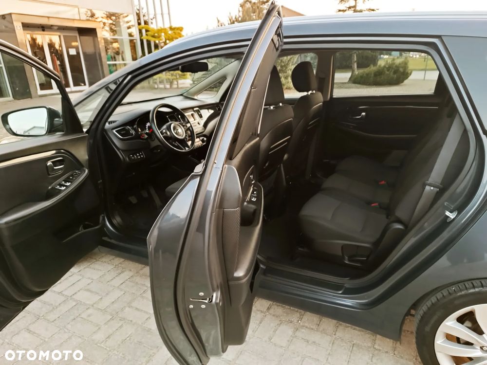 Kia Carens 1.6 GDI Dream Team Edition - 16