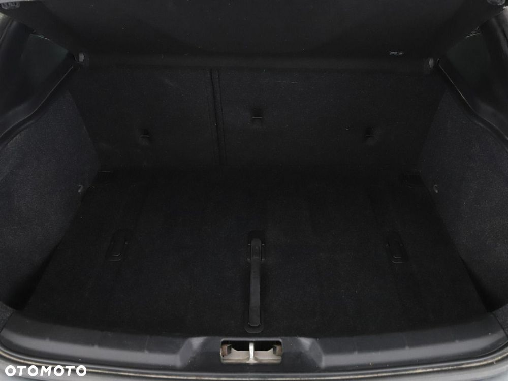 Volvo V40 T2 Momentum - 21