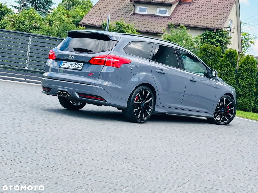 Ford Focus 2.0 TDCi ST mit Leder-Exclusiv-Paket - 15