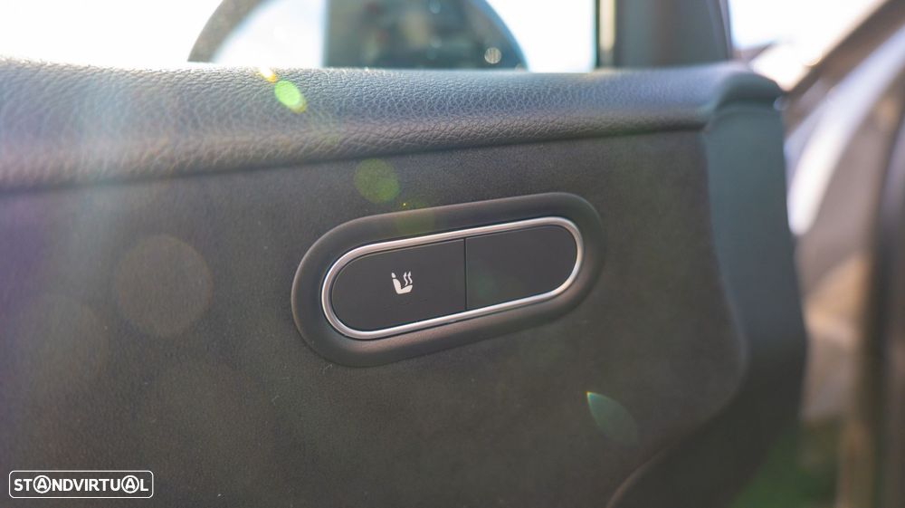 Mercedes-Benz A 35 AMG 4Matic Speedshift DCT 7G - 12