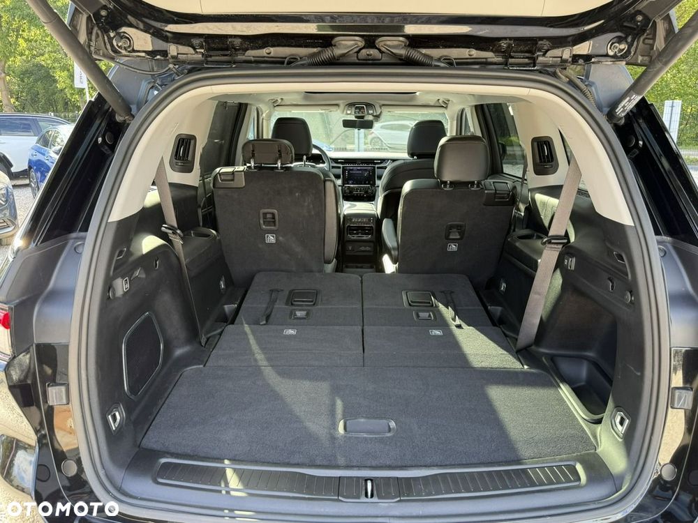 Jeep Grand Cherokee - 21