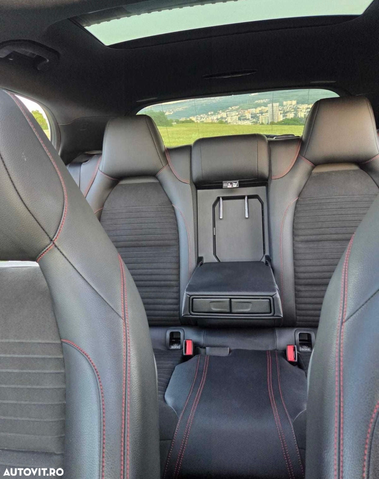 Mercedes-Benz GLA 180 7G-DCT AMG Line - 8