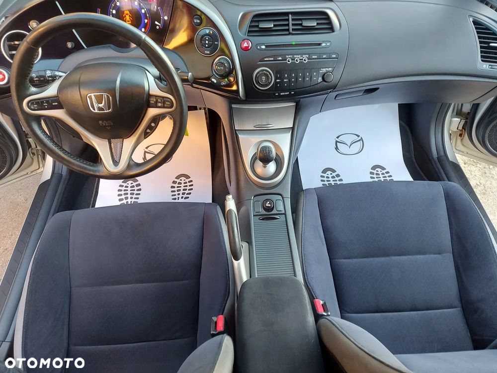 Honda Civic 1.8 Executive - 21