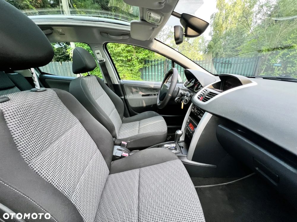 Peugeot 207 - 11