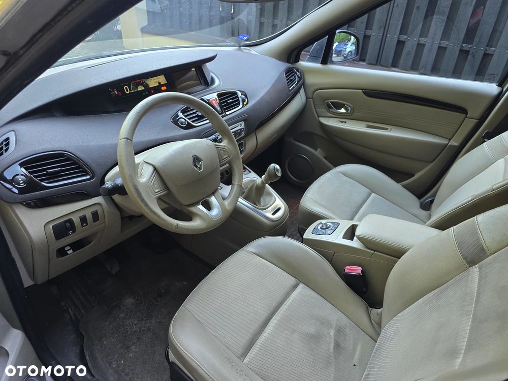 Renault Scenic - 18
