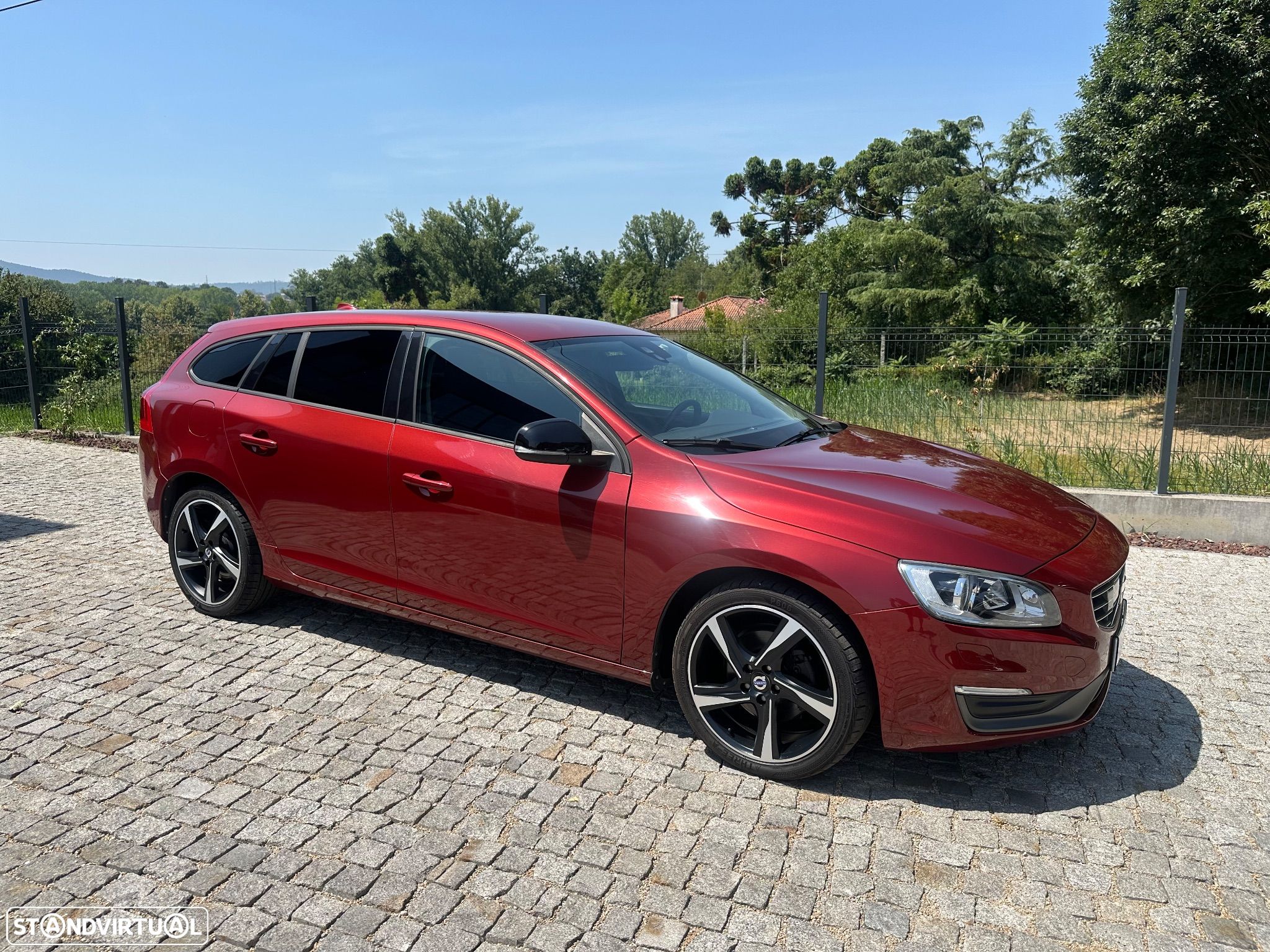 Volvo V60 1.6 D2 Drive Summum Start/Stop - 1