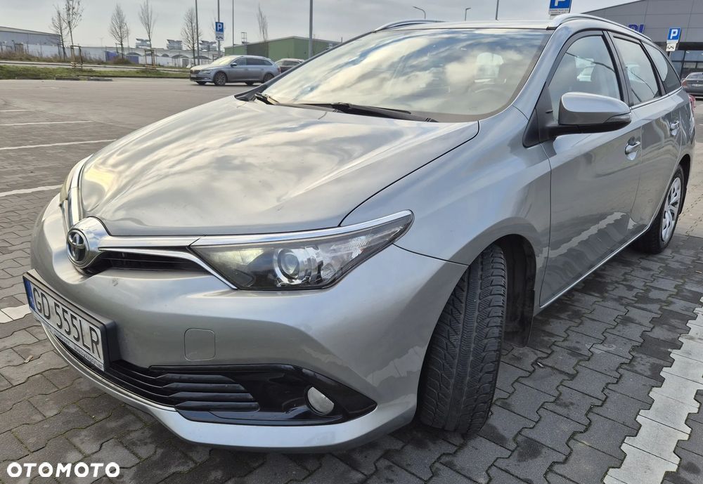 Toyota Auris 1.6 Premium - 1