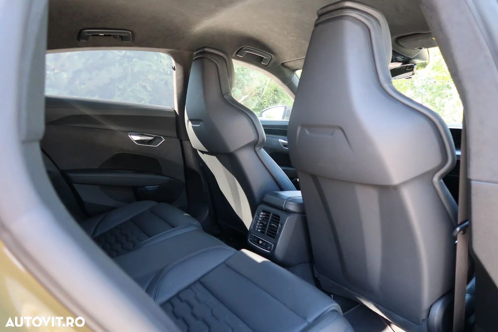 Audi e-tron - 13