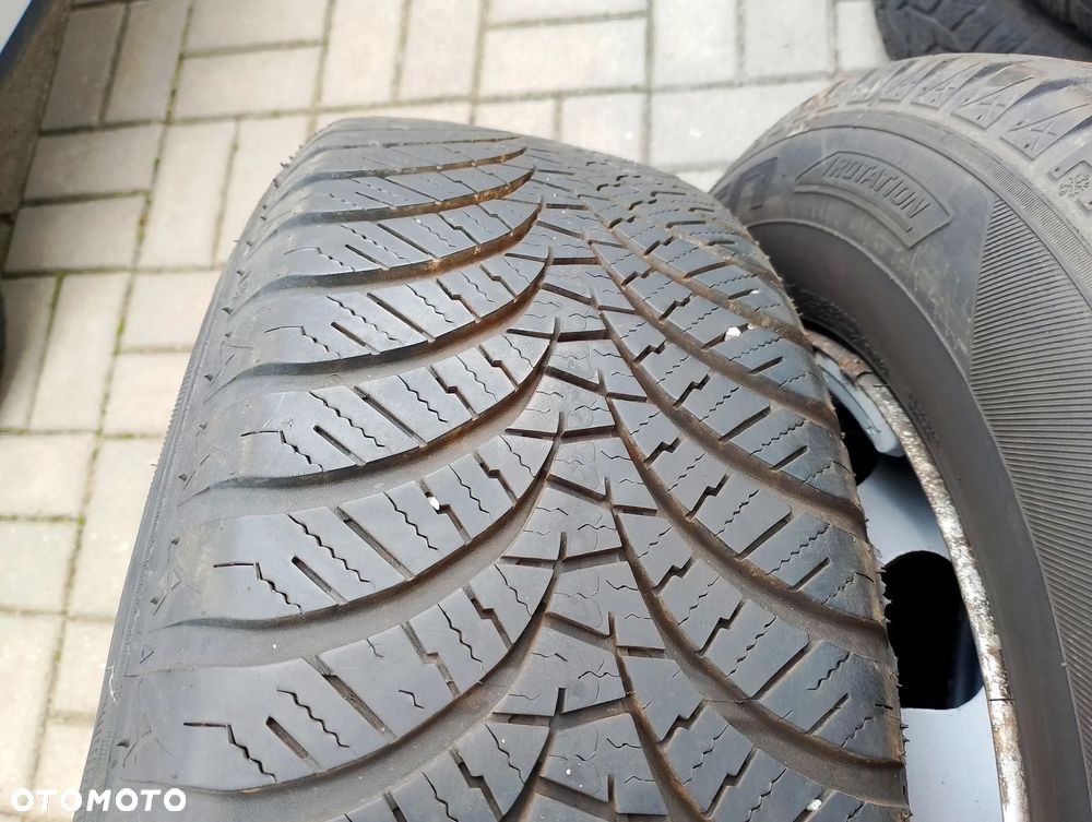 Koła całoroczne stalowe Dacia Duster 5x114,3 215/65/16 Falken 2022r. - 2