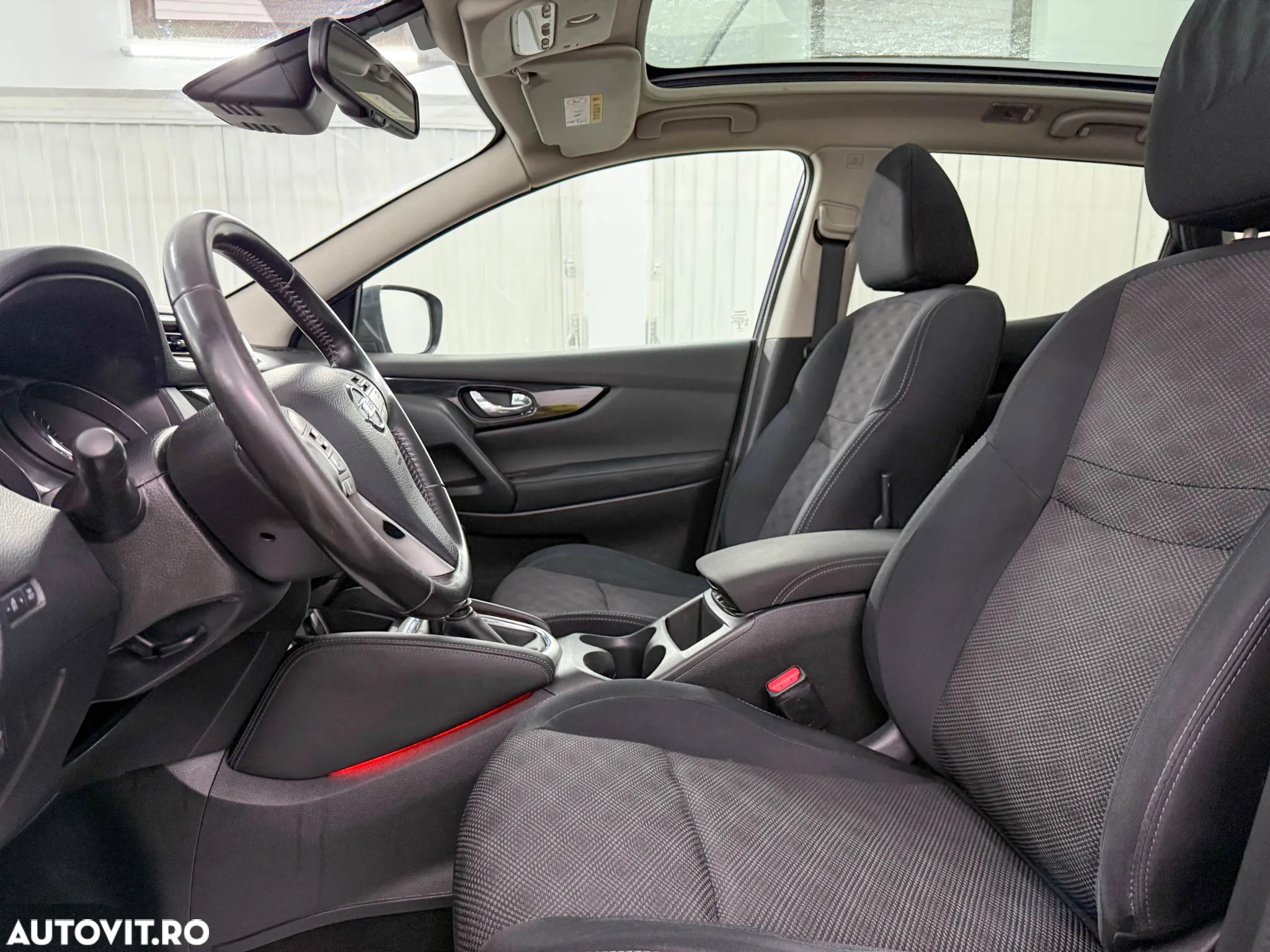Nissan Qashqai 1.6 DCI N-Connecta - 25