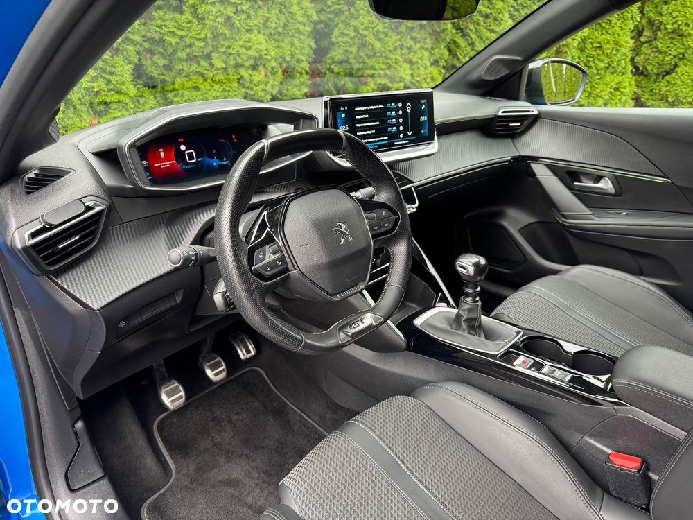 Peugeot 208 PureTech 100 GT - 20