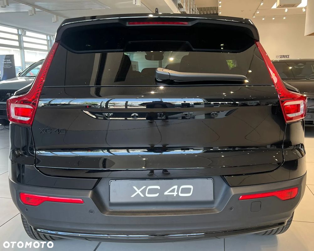 Volvo XC 40 B4 B DKG Ultra Black Edition - 38